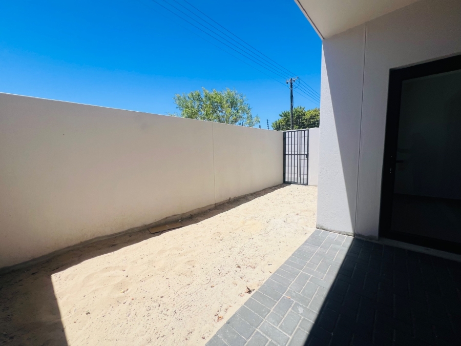 1 Bedroom Property for Sale in Table View Western Cape